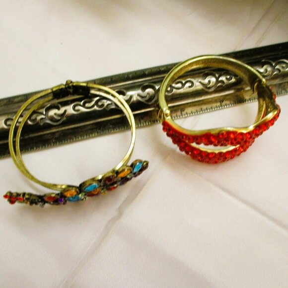 VINTAGE Rhinestone Cuff Bracelet Lot: Lucite, Peacock, Lips - STATEMENT Jewelry - Picture 13 of 14